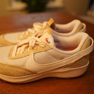 Nike Women’s Waffle Debut Sneaker, White, Off white, Tan size 8